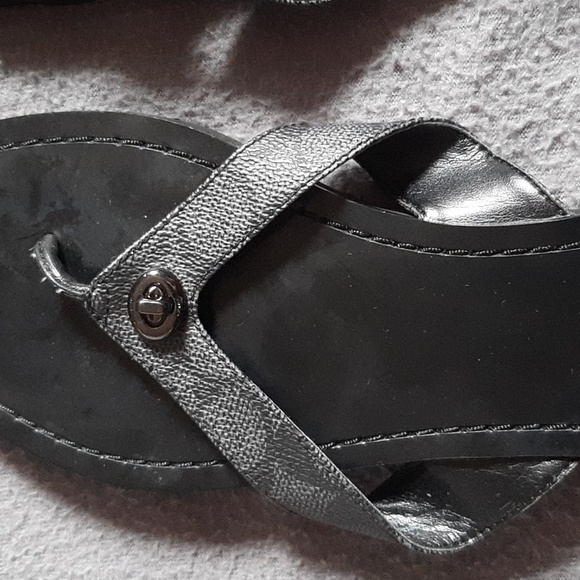 Coach Patent Flipflop Sandals Size 38.5 NWOT - Picture 3 of 5